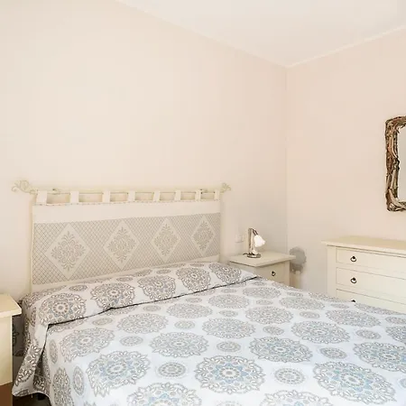 Borgo Dei Fiori 7 *